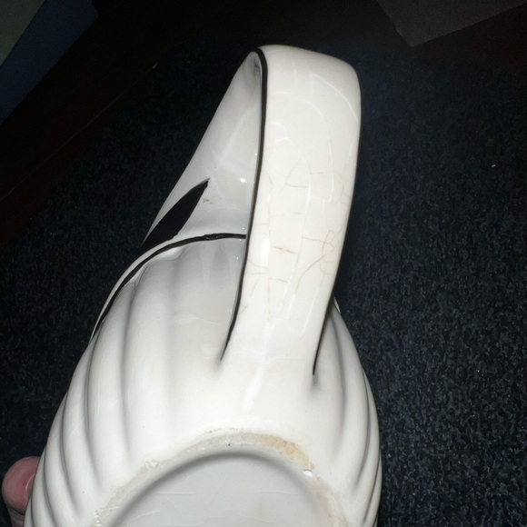 The Main Ingredients 10" Ribbed White with Black Trim Stoneware Gravy Boat - Picture 11 of 11